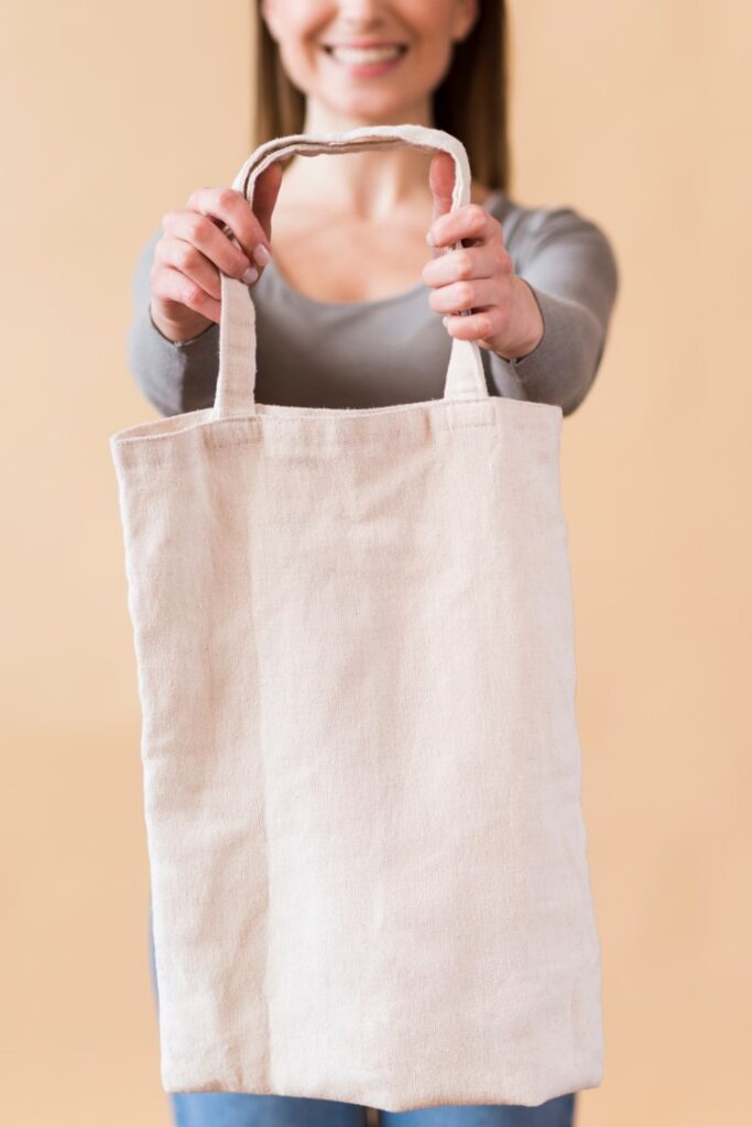 Un sac en tissu.